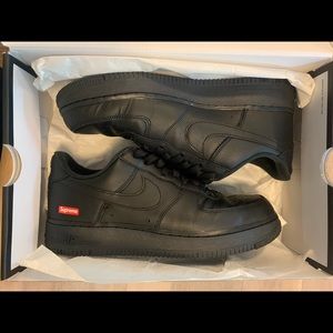 Air Force 1 Low / Supreme all black